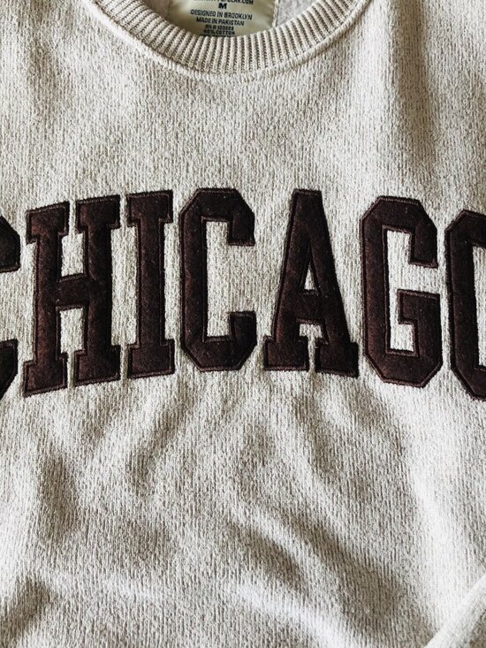 New York Popular Chicago Crew Neck Sweater Sweatshirt Oatmeal Mens M Embroidered - Picture 10 of 14